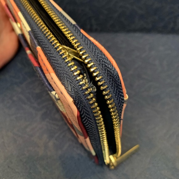 Adorable Fall Wallet 🍁🍂 - Picture 5 of 5